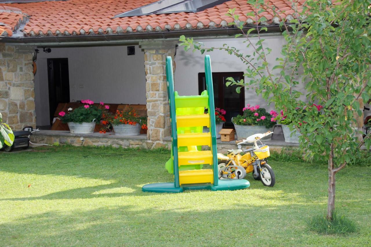 Tourist Farm With Apartments Fig Tree Dekani Extérieur photo